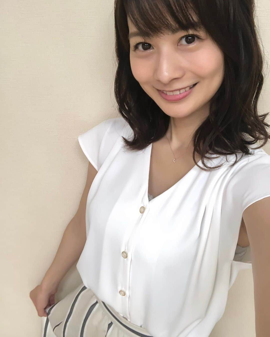 高見侑里さんのインスタグラム写真 - (高見侑里Instagram)「◡̈♥︎ 今朝の#めざましどようび の衣装は トップス＆スカート…#TONAL アクセサリー…#COCOSHNIK * 昨日は東海、関東甲信、北陸、東北南部の梅雨入りが発表されましたね☂️ すっきりしないお天気が続きますが、気持ちは晴れやかに過ごしていきましょう☺︎」6月8日 9時18分 - yuri_takami_official