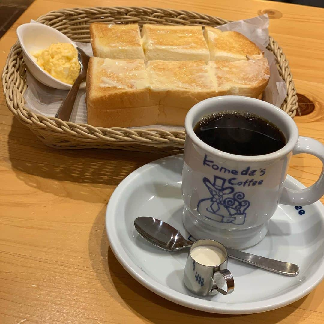 福井晶一さんのインスタグラム写真 - (福井晶一Instagram)「おはようございます！ 朝はコメダでモーニング☕️ 遂に名古屋に来たって感じです。  雨も上がりましたね☀️ 6月7日、昨日は2013年、僕がアキレス腱断裂から復帰してバルジャンデビューした日。 あれから6年、、 感謝の心を忘れずに… どう深化しているのか、見届けに来てください。  本日、名古屋公演マイ初日❗️ 御園座でお待ちしています😄  #レミゼラブル  #名古屋公演 #御園座 #伏見 #ジャンバルジャン #福井晶一」6月8日 9時30分 - shoichi.fukui