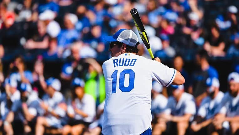 カンザスシティ・ロイヤルズさんのインスタグラム写真 - (カンザスシティ・ロイヤルズInstagram)「This is the reality where Paul Rudd hit an inside-the-park home run at #TheK. #BigSlickKC」6月8日 9時35分 - kcroyals