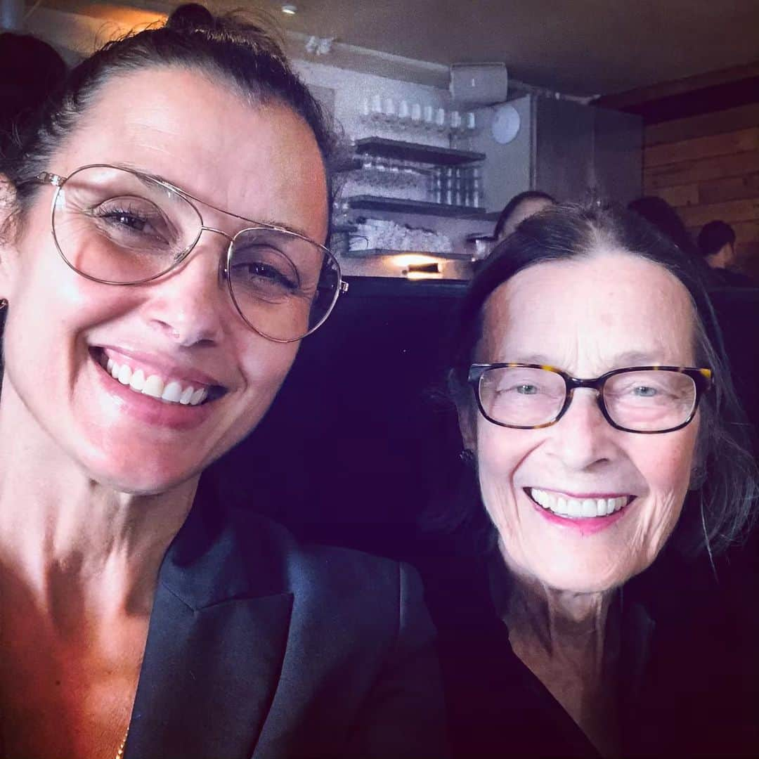 ブリジット・モイナハンさんのインスタグラム写真 - (ブリジット・モイナハンInstagram)「My beautiful mom on a gorgeous night after a great day. #nyc #moments #appreciation #family」6月8日 10時11分 - bridgetmoynahan