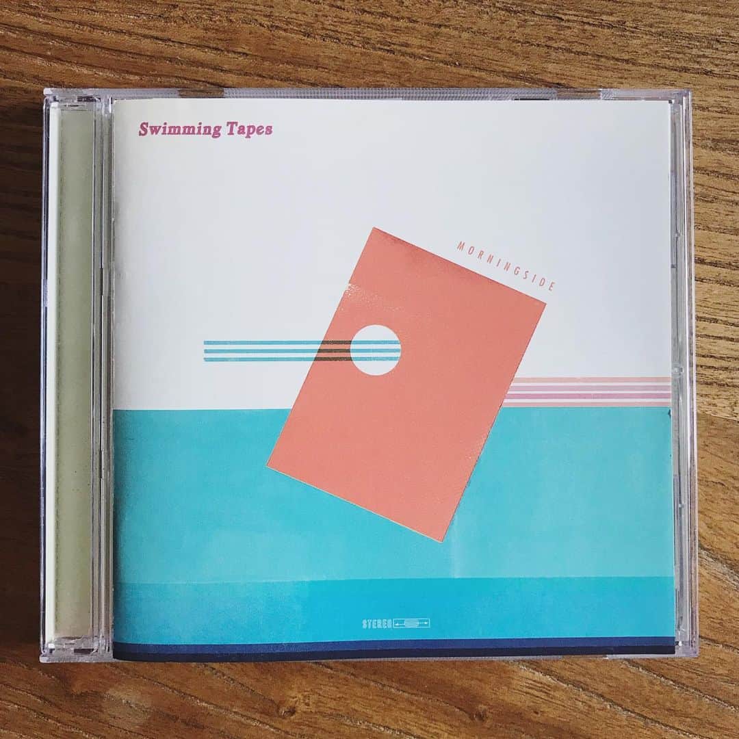 山田稔明さんのインスタグラム写真 - (山田稔明Instagram)「絵に描いたようなネオアコマナーのバンド。変拍子のないリアル・エステイトみたいで、最近のアメリカのバンドかと思ったらロンドンのバンドだった。Swimming Tapes雨の日に聴くのが似合う。 #朝一番に聴くレコード #買ったレコード2019 #買ったレコード」6月8日 10時36分 - toshiakiyamada
