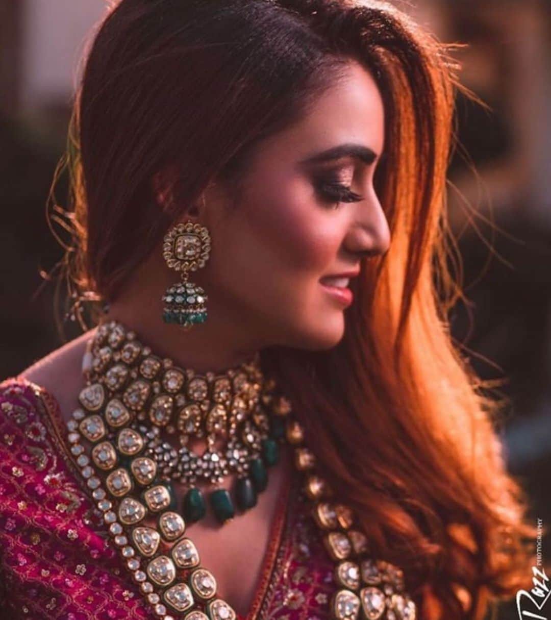 Indianstreetfashionさんのインスタグラム写真 - (IndianstreetfashionInstagram)「This beauty is giving us major jewellery goals .. #layeritup ♥️ #indianstreetfashion  #bridestyle  #bridesofinstagram  #bridesofindia  #portraitphotography  #weddinginspo  #indianwedding  #weddingstyle @razzfilmsandphotography」6月8日 11時25分 - indianstreetfashion