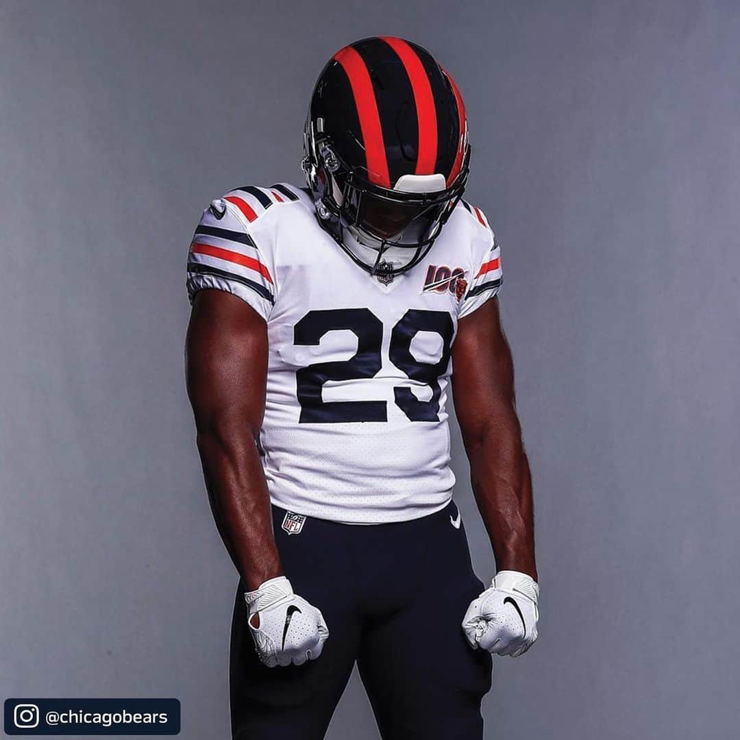 NFLさんのインスタグラム写真 - (NFLInstagram)「The Bears just debuted these throwback-inspired uniforms for #NFL100 🔥👏 (via @chicagobears)」6月8日 11時49分 - nfl