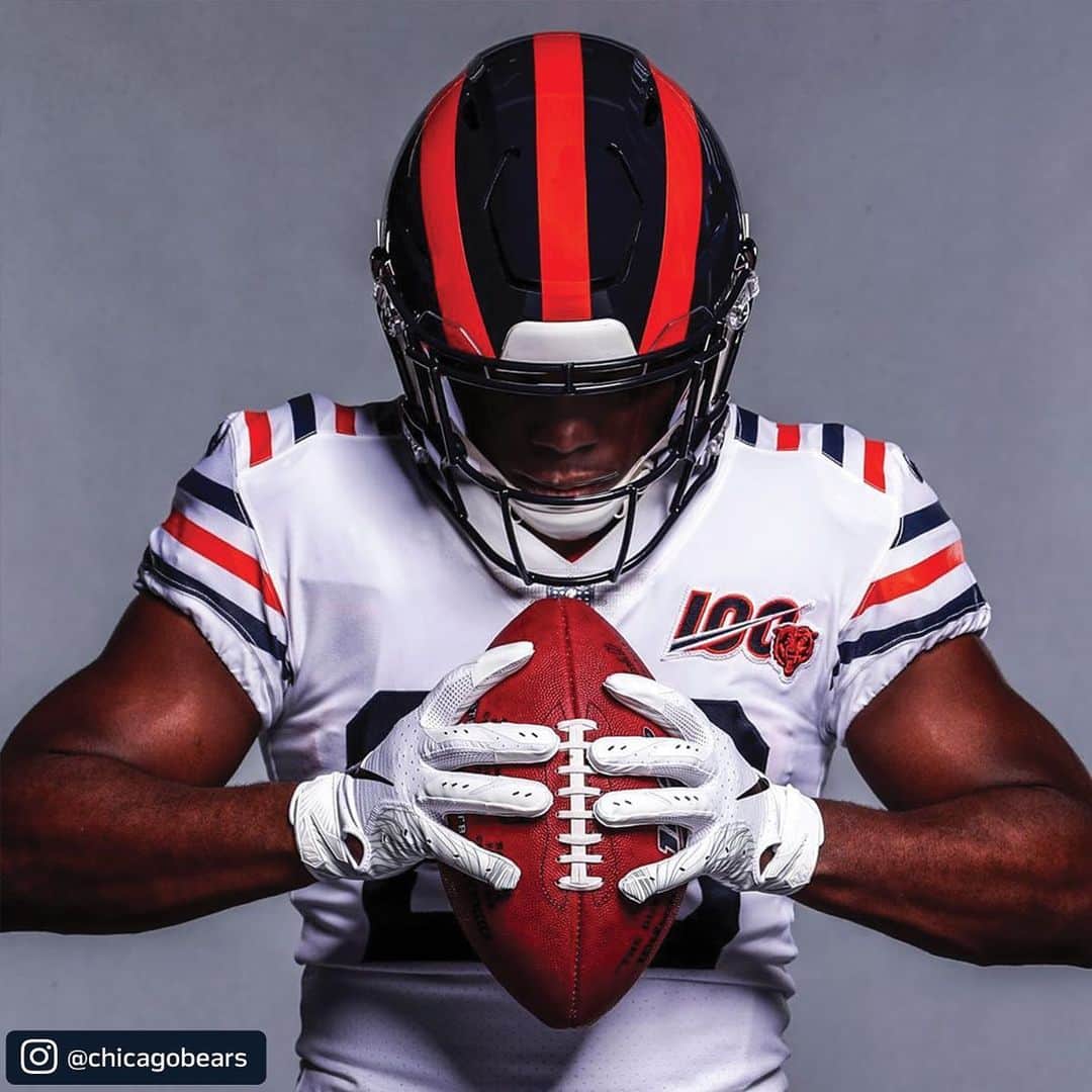 NFLさんのインスタグラム写真 - (NFLInstagram)「The Bears just debuted these throwback-inspired uniforms for #NFL100 🔥👏 (via @chicagobears)」6月8日 11時49分 - nfl