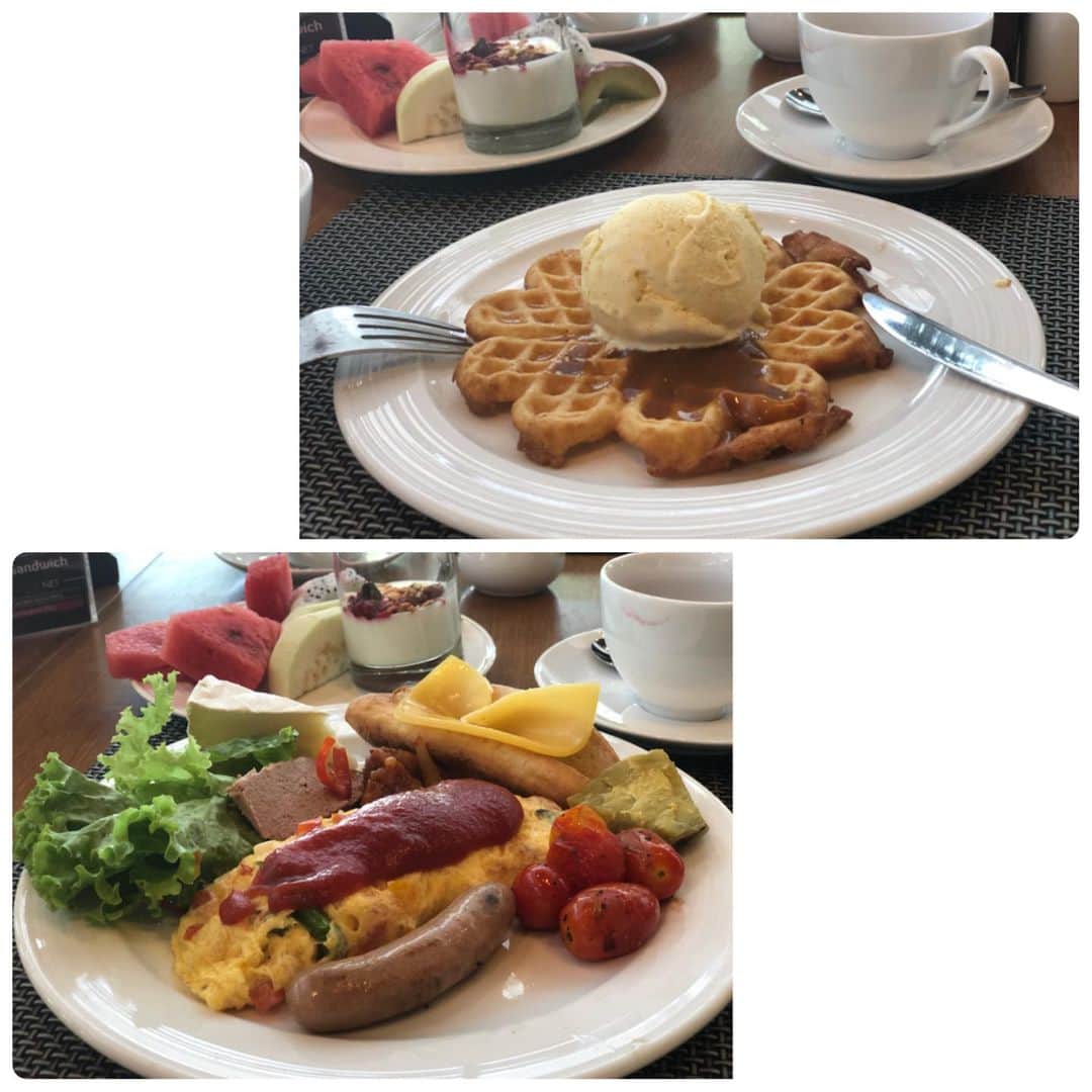 宇田恵菜さんのインスタグラム写真 - (宇田恵菜Instagram)「Breakfast.x ホテルの朝食。 どうやら、ダナンはすごく韓国人観光客が多いみたいで(日本の8倍、直行便があるからだかららしい) 朝食メニュー2割は韓国料理あった！ やけど、たくさん選べて、朝からお酒も飲めて、最高でした☺️ お気に入りはその場で焼いてくれるワッフルに、ポイントは、五種類のアイス！！そして、ヌテラ！！！幸せの極み！ #ベトナム旅行 #ダナン旅行 #ダナン #Danang #danangcity #actresslife #女優 #プルマンダナンビーチリゾート #pullmandanang #リゾートホテル #バルコニー #ホテル朝食 #5つ星ホテル　#恵菜旅　#ena_trip」6月8日 12時05分 - ena2727