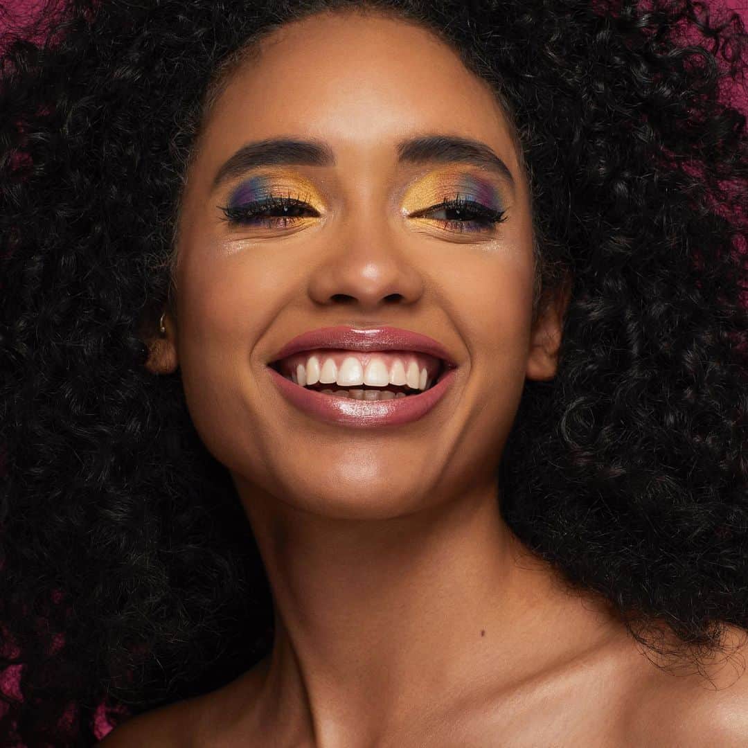 COVERGIRLさんのインスタグラム写真 - (COVERGIRLInstagram)「In honor of Pride month, our MUAs at the #COVERGIRLNYC Flagship store in Times Square are creating colorful eye looks to celebrate Pride! 🌈 Stop in and ask for a pride look and share your beat with #COVERGIRLPride! P.S. Ask about our limited time offers (we always have sweet deals 🍭!) Product breakdown of this look by @krismetics_ : 🏳️‍🌈 Reign Eyeshadow Palette 🏳️‍🌈 Melting Pout Vinyl Vow Liquid Lip Color in 'Caught Up' 🏳️‍🌈 #Trunaked Eyeshadow Palette in 'Dazed' 🏳️‍🌈 #Trublend Undercover Concealer in 'M100' & 'M500' to brighten and 'D700' to contour 🏳️‍🌈 #FullSpectrum Sculpt Expert Bronzer (as eyeshadow) 🏳️‍🌈 Get in Line Active Eyeliner 🏳️‍🌈 #TruBlend Serving Sculpt Contour Palette 🏳️‍🌈 #Trublend Super Stunner Highlighter Palette in 'Pear Crush'  #IAmWhatIMakeUp #COVERGIRLCrueltyFree #CrueltyFree」6月8日 12時34分 - covergirl