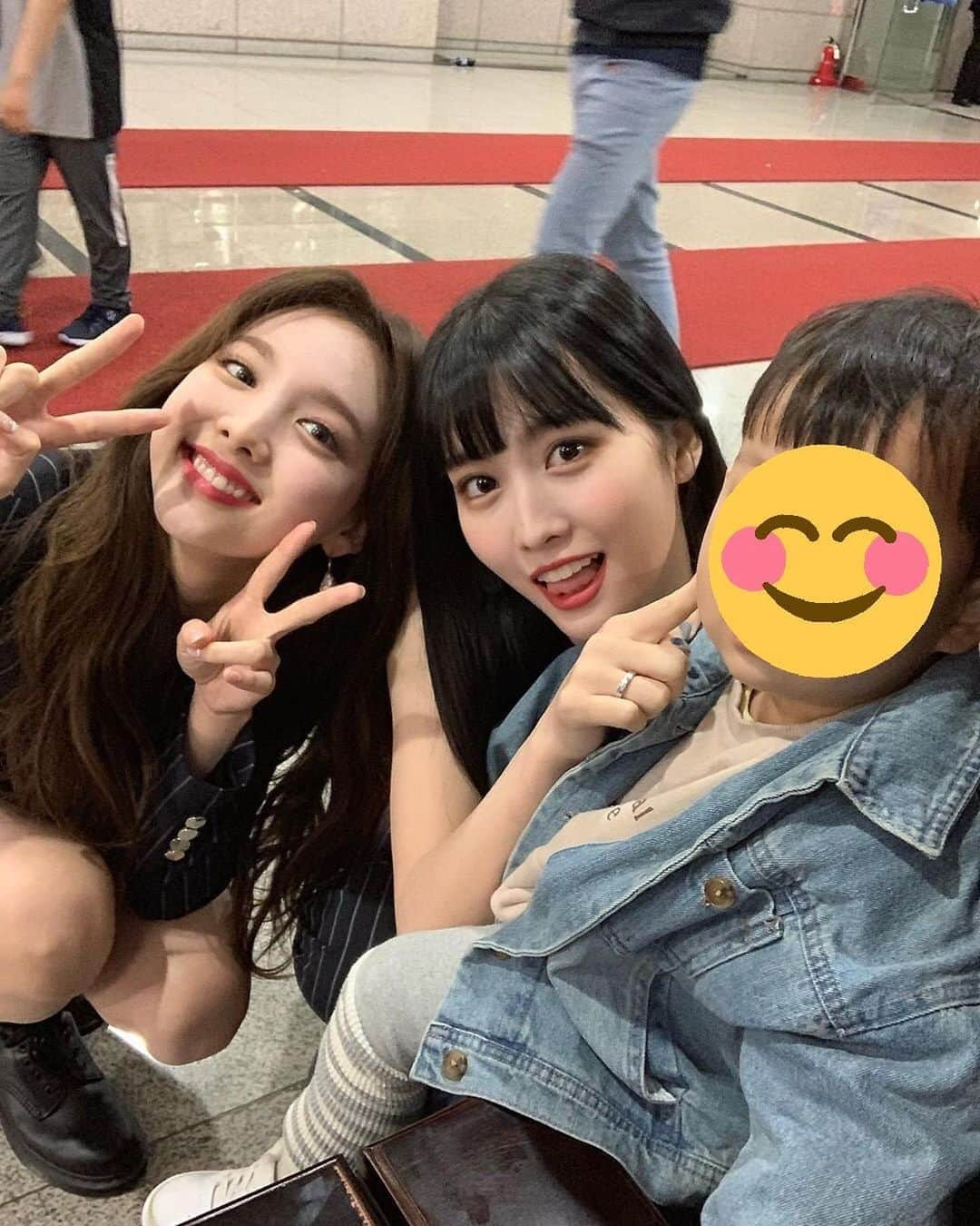 モモさんのインスタグラム写真 - (モモInstagram)「♡ [Update] 190607 - Momo & Nayeon @ SBS Super Concert - it’s this account’s 4th anniversary today 😱  #MOMO #트와이스 #모모 #平井もも #もも #TWICE © @/hajin_hamin」6月8日 12時57分 - momojype