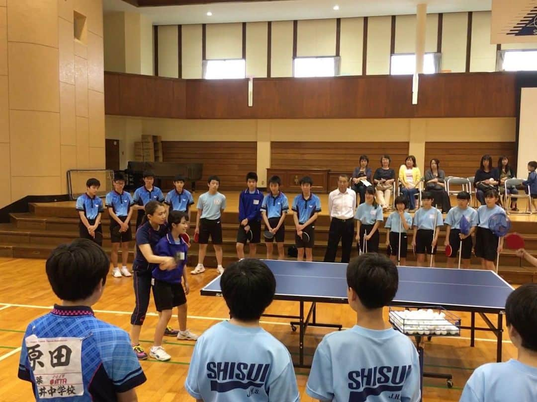 平野 早矢香さんのインスタグラム写真 - (平野 早矢香Instagram)「酒々井町卓球教室🏓 ご参加いただいた中学生の皆さんが、自分達の目標に向かって日々前進できますように✨ 応援しています‼️‼️ ただ今卓球ジャパン放送中‼️😄😄😄 明日6月9日(日)は、 午前7:25〜7:50 NHKBS1 聖火のキセキ再放送 午後11:15〜 フジテレビ S-PARK  出演です😊」6月8日 22時32分 - sayakahirano0324