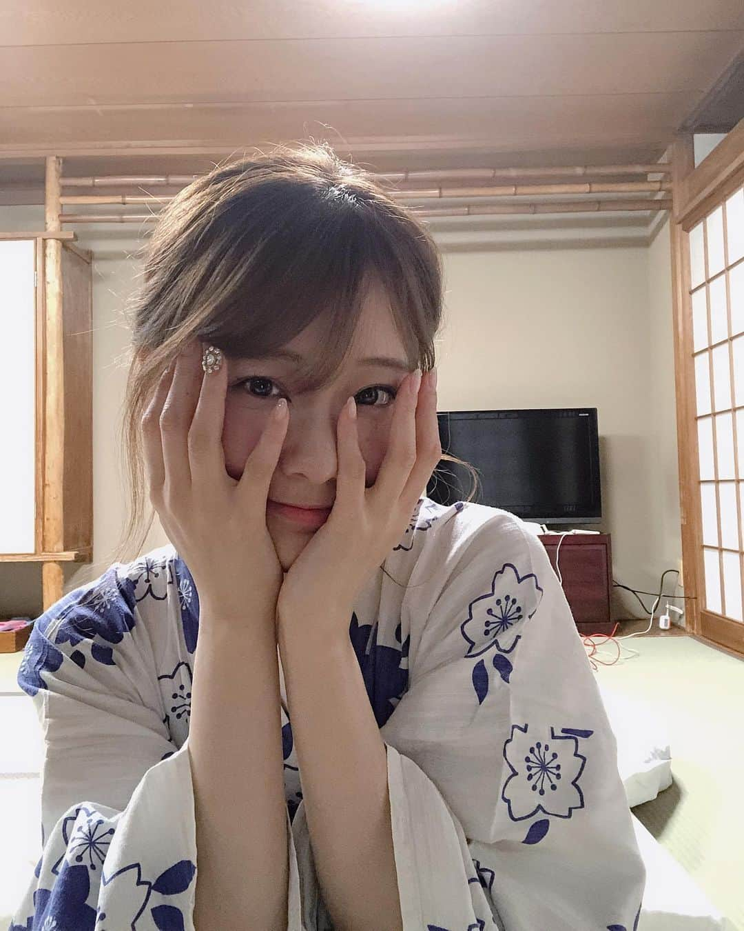 重盛さと美さんのインスタグラム写真 - (重盛さと美Instagram)「寝かせないです」6月8日 22時48分 - satomi_shigemori