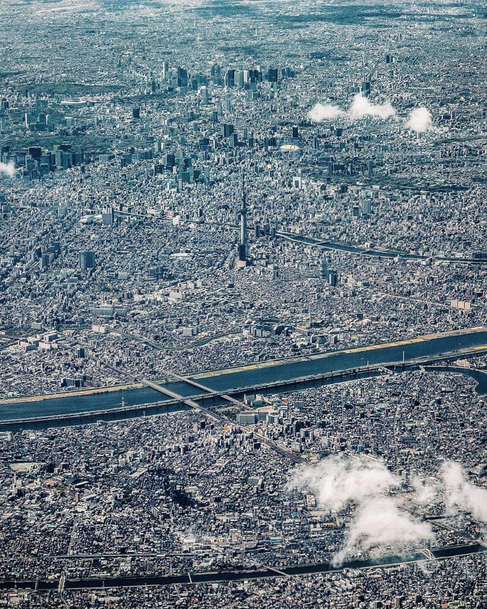 Berlin Tokyoさんのインスタグラム写真 - (Berlin TokyoInstagram)「Tokyo from the sky. . . 📍 #tokyo , #japan」6月8日 22時49分 - tokio_kid