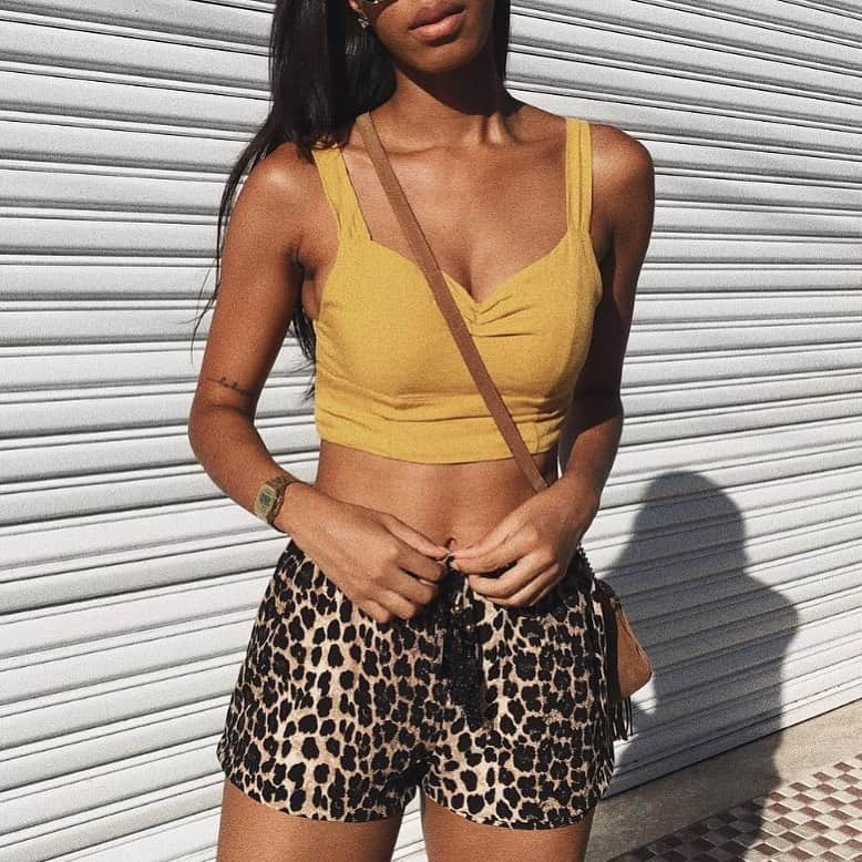 SHEINさんのインスタグラム写真 - (SHEINInstagram)「Let's talk about how much we love Leopard. 💛💛 @Dealimac 🔍Search:497327 🔗Link in bio. #SHEIN #SHEINgals #SHEINstyle #SHEINss2019 #shorts #leopard #summervibes」6月8日 22時50分 - sheinofficial