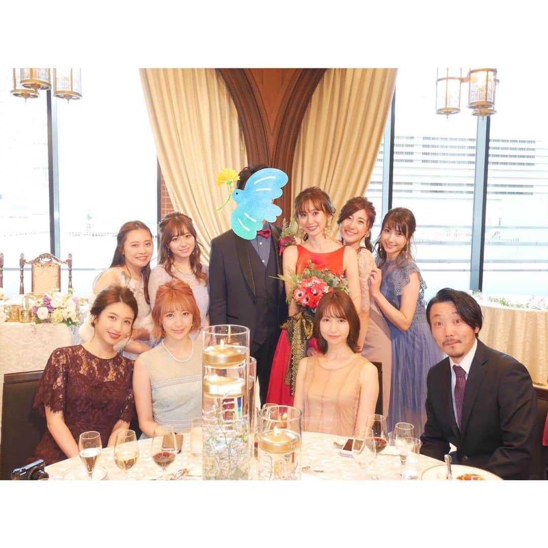 神尾美沙さんのインスタグラム写真 - (神尾美沙Instagram)「🕊﻿ 先週末は @aya_kawamoto の結婚式へ♡﻿ ﻿ 雑誌Rayで出会った10年来の友人です♡﻿ あの頃はロケバスで本当にばかみたいな話ばっかり﻿ 飽きずに飽きずに爆笑してたな🤣﻿ ﻿ そんな彩ちゃんが生涯の伴侶を見つけて﻿ 素敵な友人達に大切に思われていて﻿ ご両親や親族の方々も幸せそうで﻿ そして招かれた私たちも幸せで…♡﻿ いい結婚式だったなー😢﻿ ﻿ あと美味しい日本酒が用意されていて﻿ たくさん飲んでその部分でも最高でした♡笑﻿ ﻿ 彩ちゃん本当におめでとう♡﻿ (出産里帰りで来られなかった育日もタグ付けしといた！笑) ﻿ ﻿ #wedding#weddingparty#brides #結婚式#結婚式コーデ#結婚式お呼ばれ#お呼ばれドレス#Ray#プリクラ#プリンセスクラブ#懐かしい笑」6月8日 22時57分 - kamiomisa