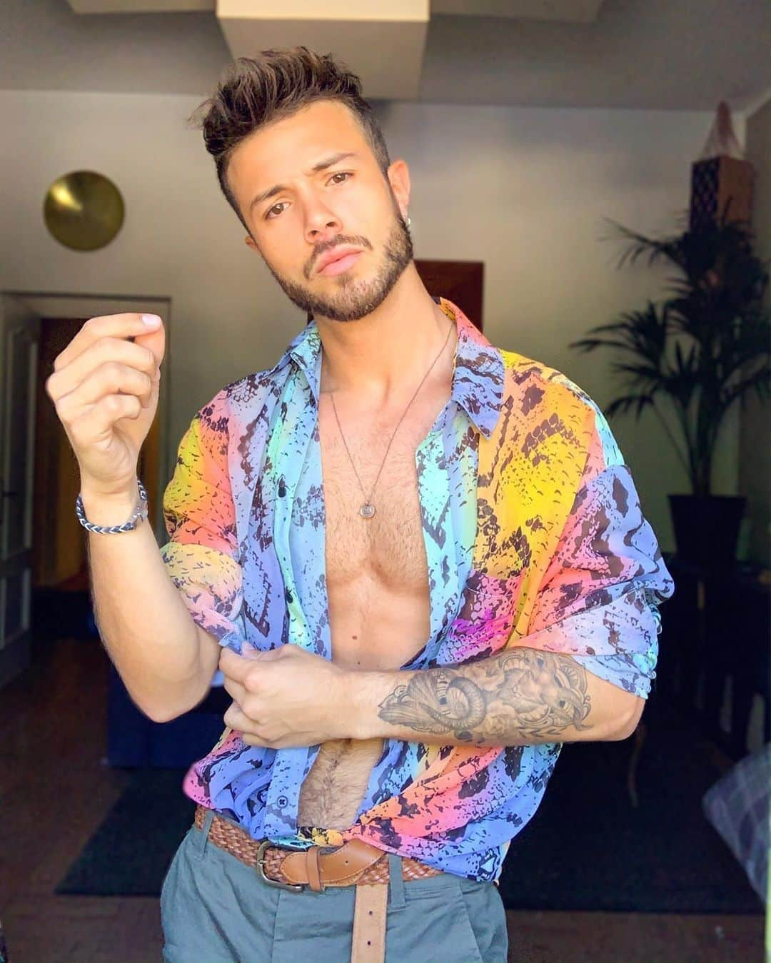 ASOSさんのインスタグラム写真 - (ASOSInstagram)「How are you spending Pride this year? 🌈 📸 @asos_thomas 🔎 Search 'ASOS DESIGN x glaad&' on ASOS 🗣 Image description: Thomas wearing an ASOS DESIGN x glaad& shirt」6月8日 23時15分 - asos