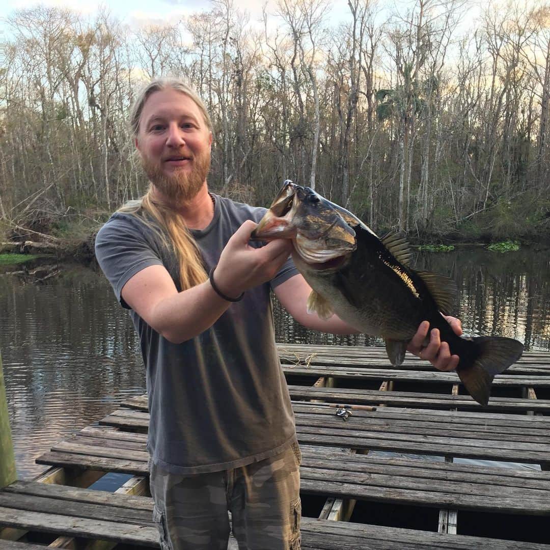 テデスキ・トラックス・バンドのインスタグラム：「‪From our entire TTB family and fans around the world, happy 40th birthday to Derek Trucks! Thank you Derek for your loyal friendship, your profound artistry, and your fearless leadership. We love you DT!‬」