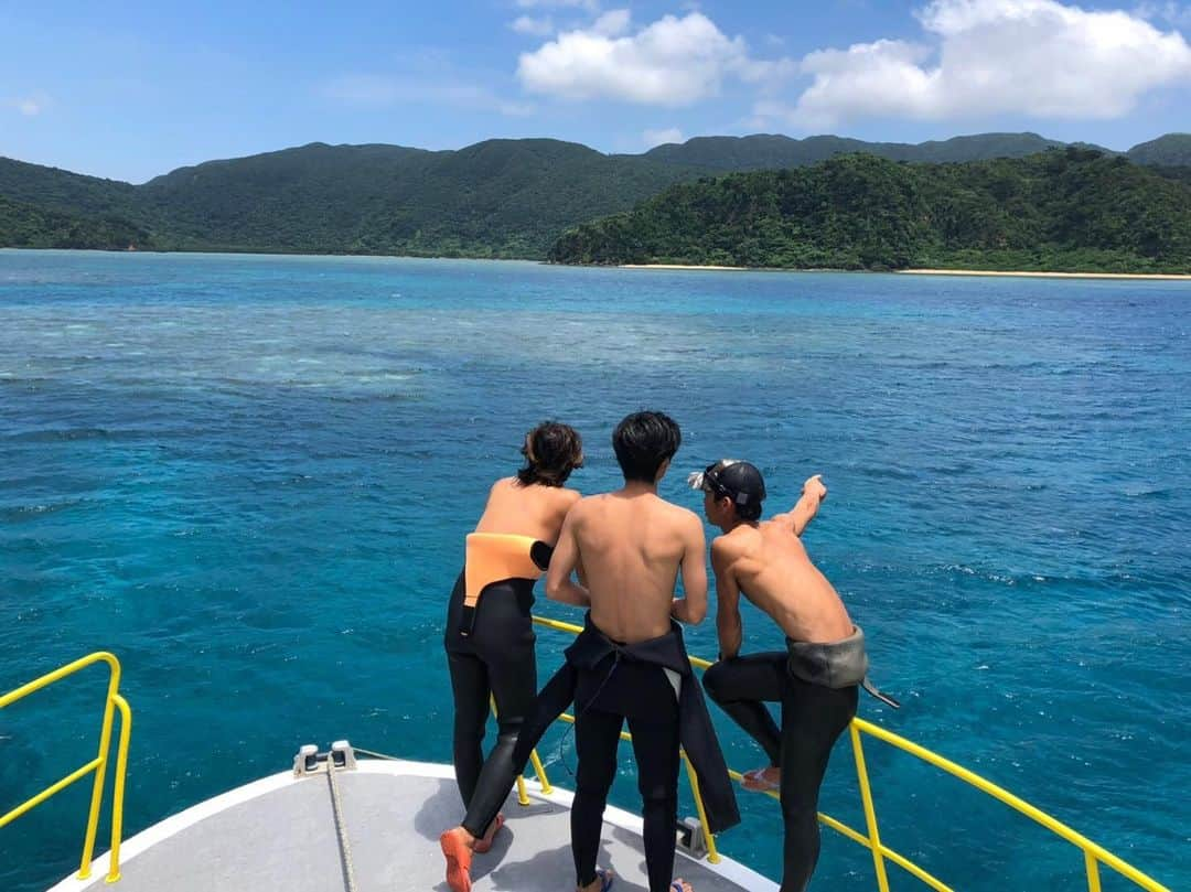 寺島速人さんのインスタグラム写真 - (寺島速人Instagram)「海を愛する男達が宣言！ 石垣島は梅雨明け！！ #気象庁に先駆け #石垣島 #ishigakiisland」6月8日 23時23分 - hayato_terashima