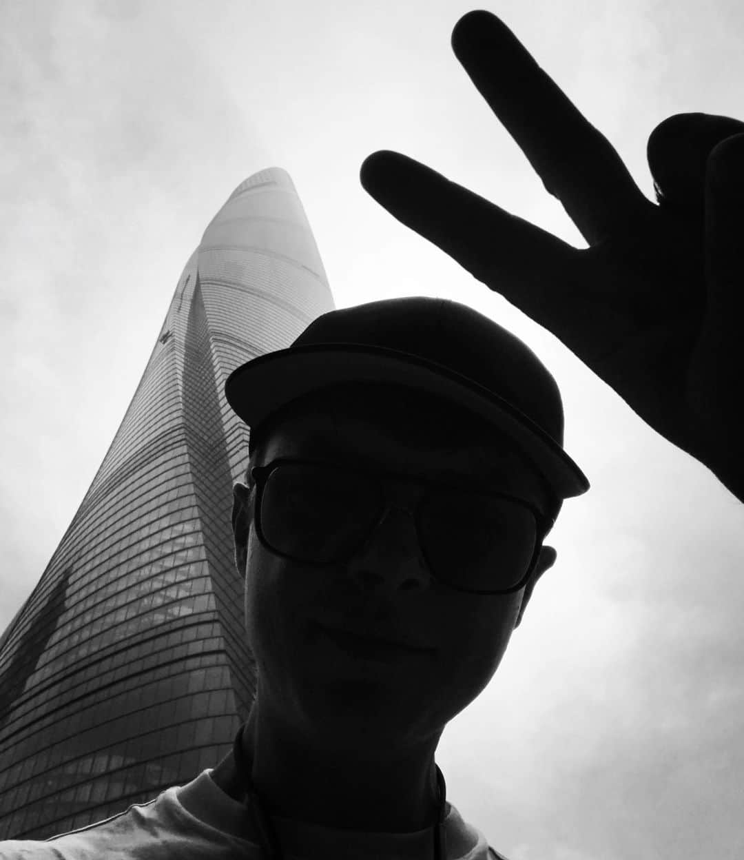 デイン・デハーンさんのインスタグラム写真 - (デイン・デハーンInstagram)「☮️ out #Shanghai」6月8日 23時25分 - danedehaan
