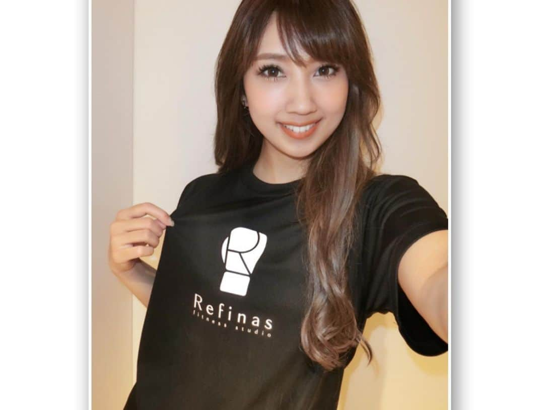 YUMIKAさんのインスタグラム写真 - (YUMIKAInstagram)「明日グランドオープンする㊗️🎉 @refinas_kickboxing_studio の御堂筋難波店の レセプションパーティーにお邪魔してきました😆💓 . 初めてのキックボクシング体験が楽しくて楽しくて爽快だった〜😍😍 . トレーナーさんやスタッフさんもすっごく優しくて丁寧に教えてくれたので楽しみながら短時間で滝汗かきました🤣🤣💦✨ . 最高にストレス発散なるし女性にも男性にも是非一度体験して欲しいです🤩♥️ #refinas #リフィナス #リフィナス難波店 #キックボクシング #ボクシング #ボクシングトレーニング #cyberjapan #cyberjapandancers #サイバージャパン #サイバージャパンダンサーズ」6月8日 23時26分 - yumika_black