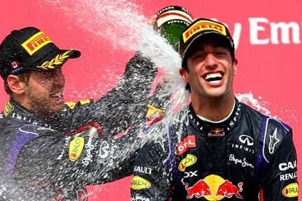 ダニエル・リカルドさんのインスタグラム写真 - (ダニエル・リカルドInstagram)「5 years ago today! First victory in Formula 1. Dream BIG and go get it 🏆 #tilthewheelsfalloff」6月8日 23時33分 - danielricciardo