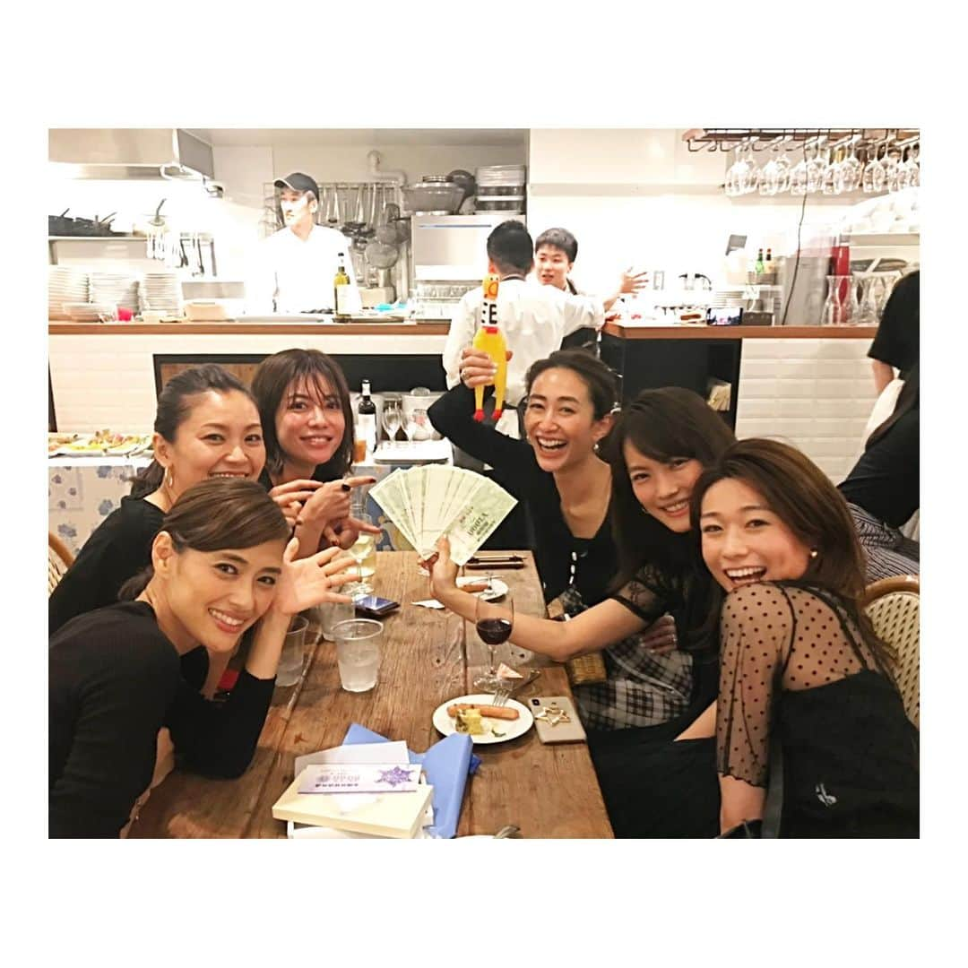 古川美有さんのインスタグラム写真 - (古川美有Instagram)「事務所の合同バースデー会がありました🎂 いつもより沢山の人達と、ゲームでわいわい、とても楽しい会でした！  チーム戦では2回も勝利したり 個人戦でもなぜか勝ち残ったり 珍しく体も張ったよ😂  3枚目はマネージャーさんと♡ 幹事お疲れ様でした！ 企画満載できっと大変だったと思いますが、事務所のみなさんの愛が詰まった素敵な会でした✨ タグ付けしきれてない方いたらごめんなさい🙏  #イデア #チームイデア #合同誕生会 #ideamodels #party #birthdayparty #birthdayboysandgirls」6月8日 23時37分 - miyukogawa