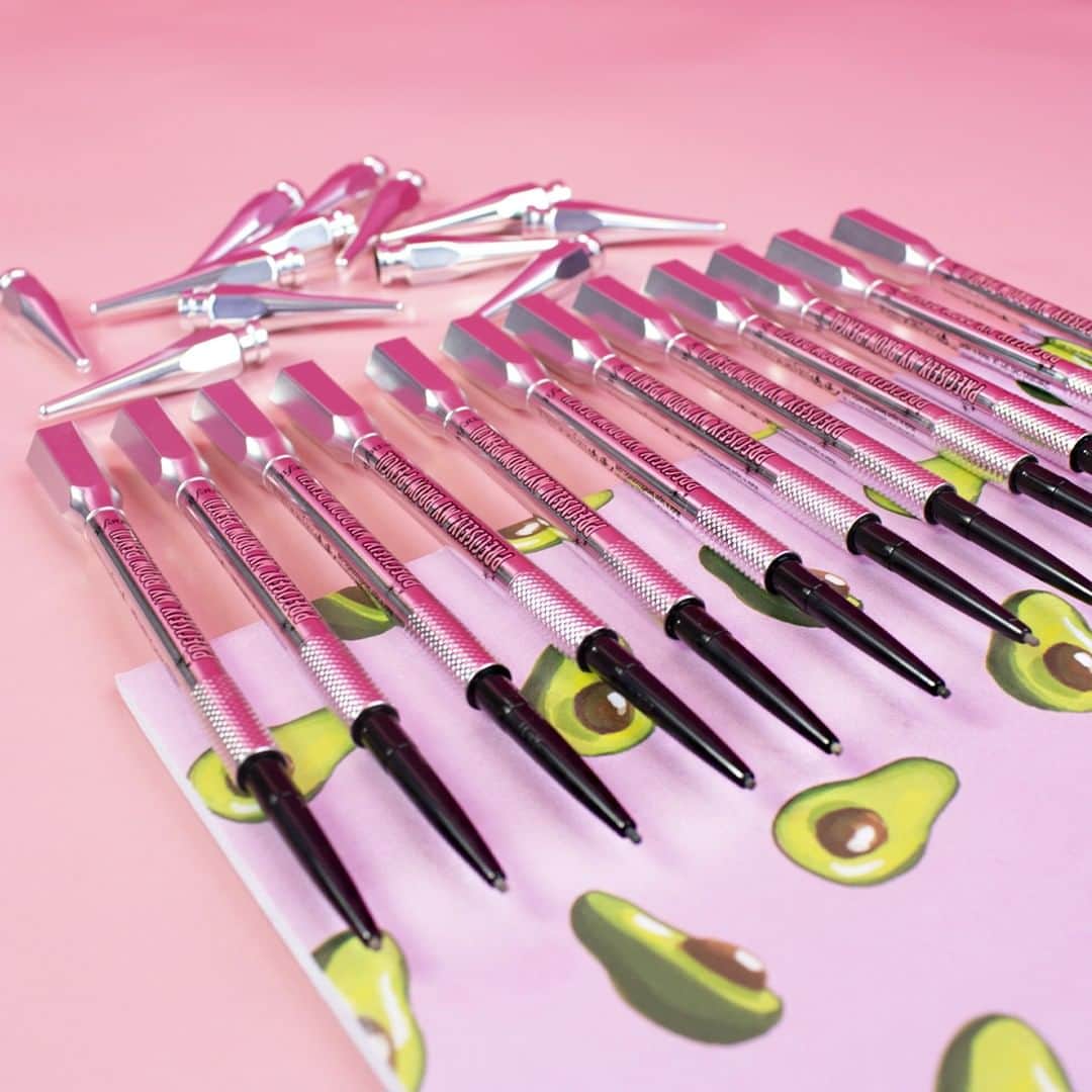 Benefit Cosmetics UKさんのインスタグラム写真 - (Benefit Cosmetics UKInstagram)「Get PRECISE with #preciselymybrow pencil 💁‍♀️ The super-fine tip & easy grip pencil make it the perfect companion for natural & full brows. Double tap if you ❤ precisely,my brow pencil! #benefitbrows #beauty #actnatural #brows . . . 📷 Image Description: precisely, my brow pencils on a pink background with avocado print.」6月8日 23時41分 - benefitcosmeticsuk
