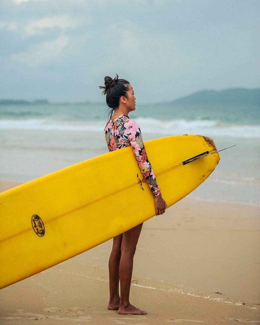 BILLABONG WOMENSさんのインスタグラム写真 - (BILLABONG WOMENSInstagram)「"Surfing is not just surfing, it’s a lifestyle. It is purely your heart, purely your mind. It makes you become a better person. I learned, don’t be afraid to change. We are stronger than we think." @monicaqie #KnowTheFeeling LINK In Profile to WATCH the latest episode」6月8日 23時41分 - billabongwomens