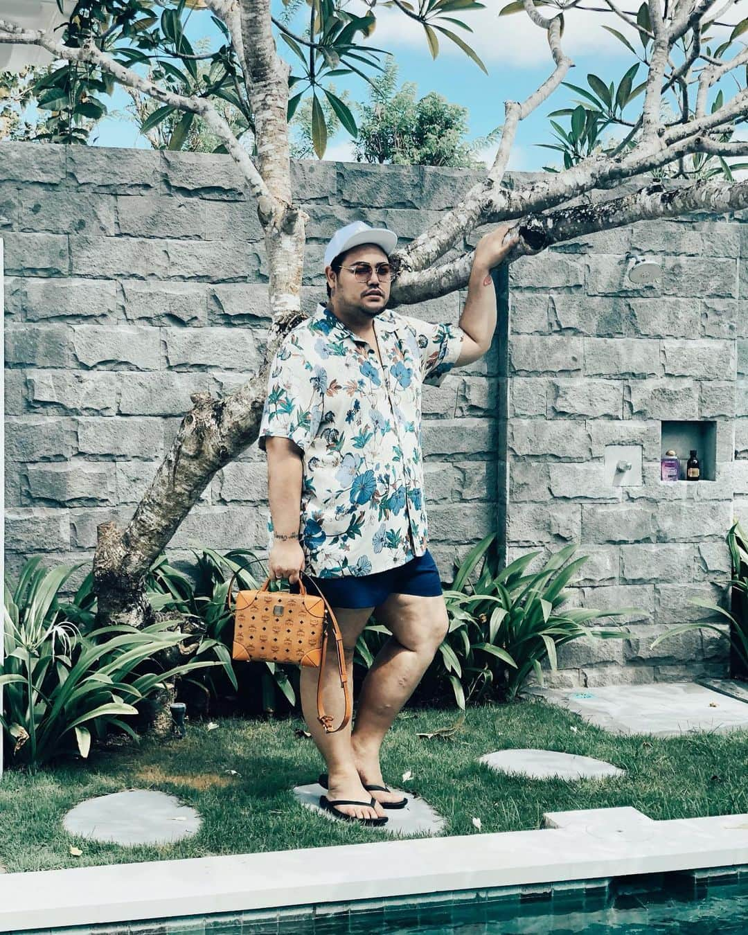 Ivan Gunawanさんのインスタグラム写真 - (Ivan GunawanInstagram)「. “Wherever you go, go with all your heart. Because travel is the best therapy for your soul “ . #ivangunawan #holidaymood #vacationvibes #bali」6月8日 14時51分 - ivan_gunawan