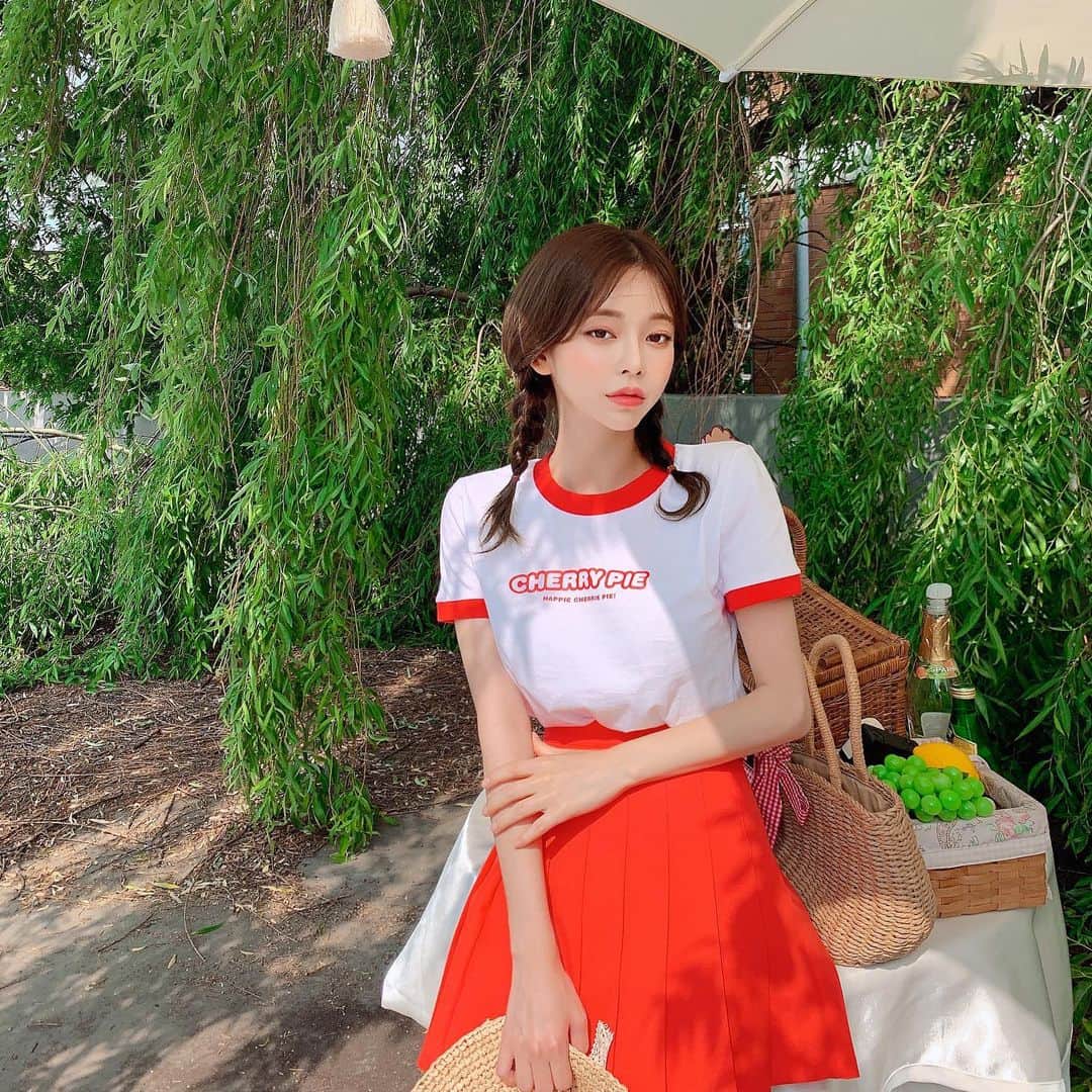 Chuuのインスタグラム：「CHUU X LEEGONG season.4✨ 🍒CHERRY PIE EDITION🍒  더 귀여워진 이번 콜라보,  곧 만나요! @mynameis20」
