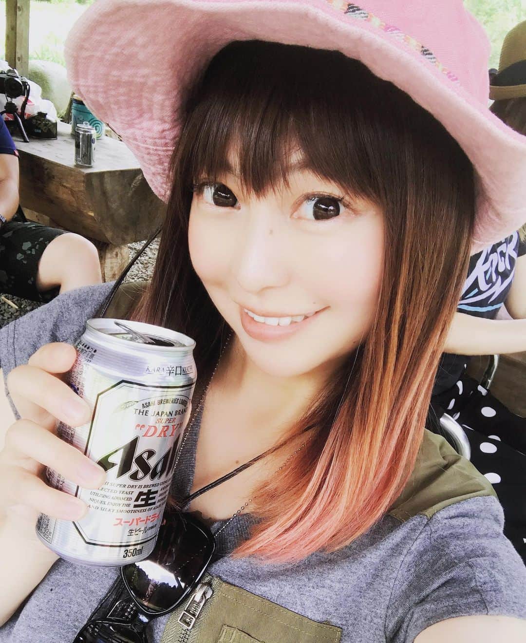 正田美里（みさみさ）さんのインスタグラム写真 - (正田美里（みさみさ）Instagram)「昼からビールって素敵っ（笑）  #キャンプ #Camp」6月8日 15時19分 - misamisaupiupi
