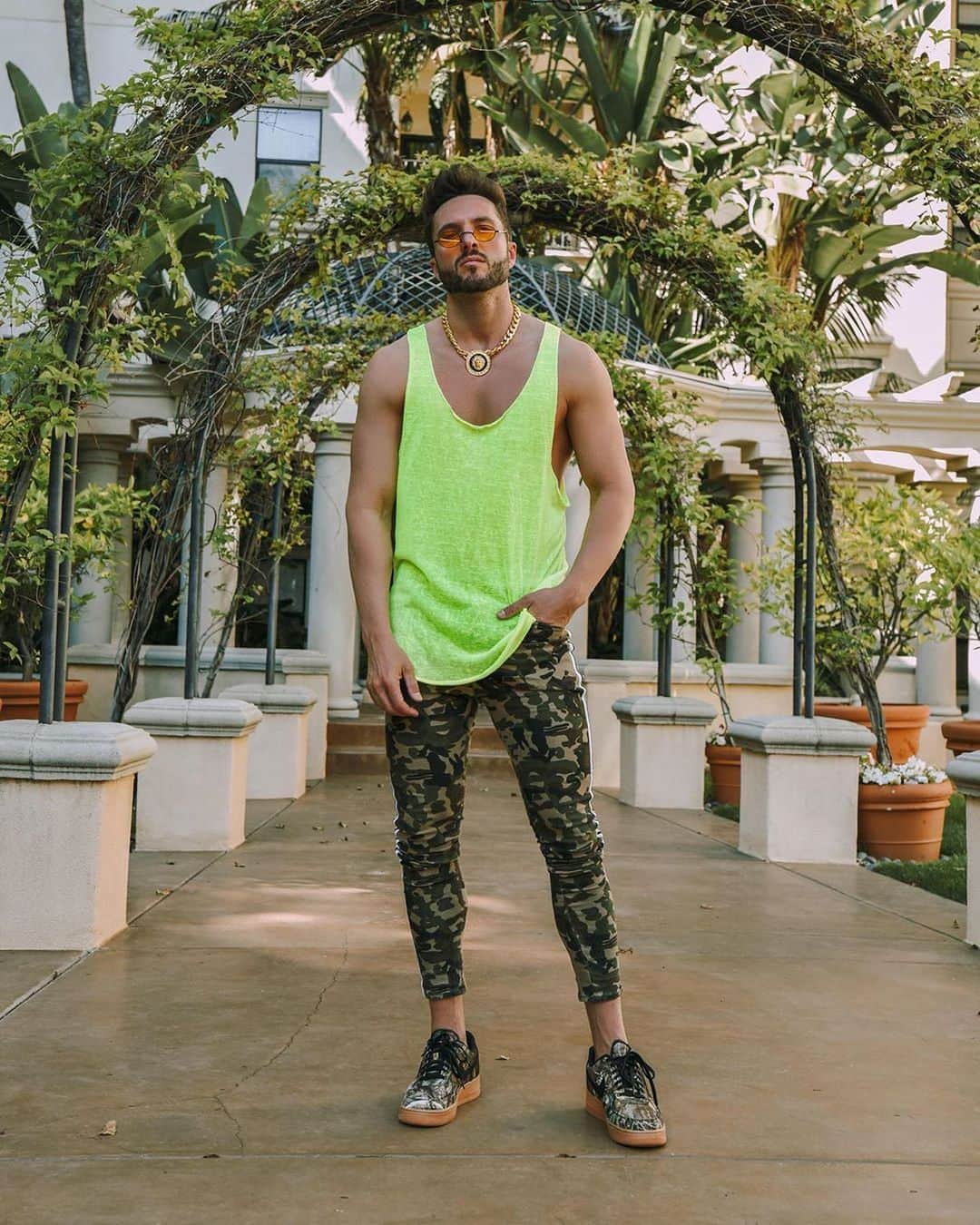 STYLE4GUYSのインスタグラム：「@FashionNovaMEN  giving your fit that pop 🖖 Shop @FashionNovaMEN to get the look 👀」