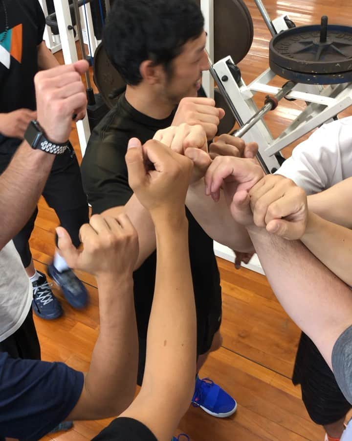 のインスタグラム：「Watch&C Pro Camp 2019!!! in OKINAWA🏝  今年も来ました沖縄キャンプ！！ まだまだ単発参加も可能ですよ！ ここにDMでも、 @watchandc_official にDMでも👌 "プロはオフシーズンの過ごし方が大事" "次のシーズンの為に"  準備する。  #watchandc#watchandcprocamp2019#okinawa」