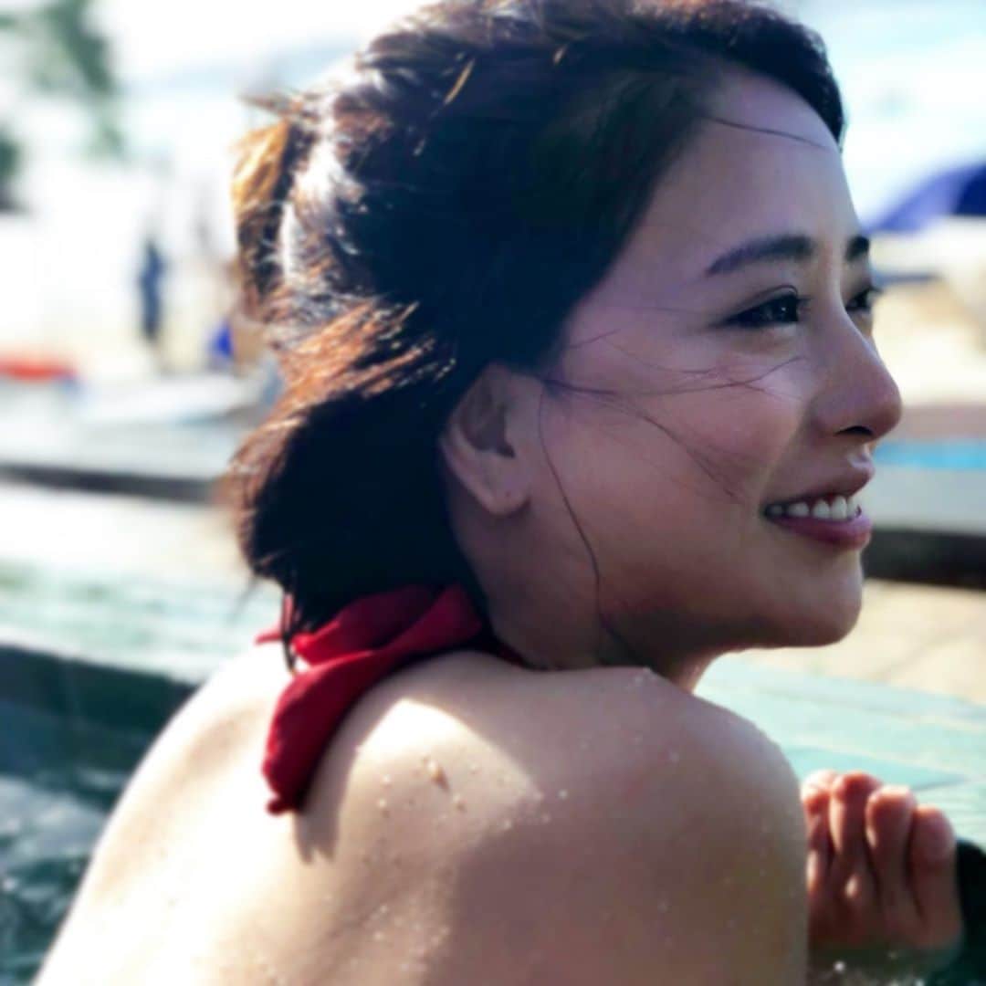 神室舞衣のインスタグラム：「プール🐳💓」