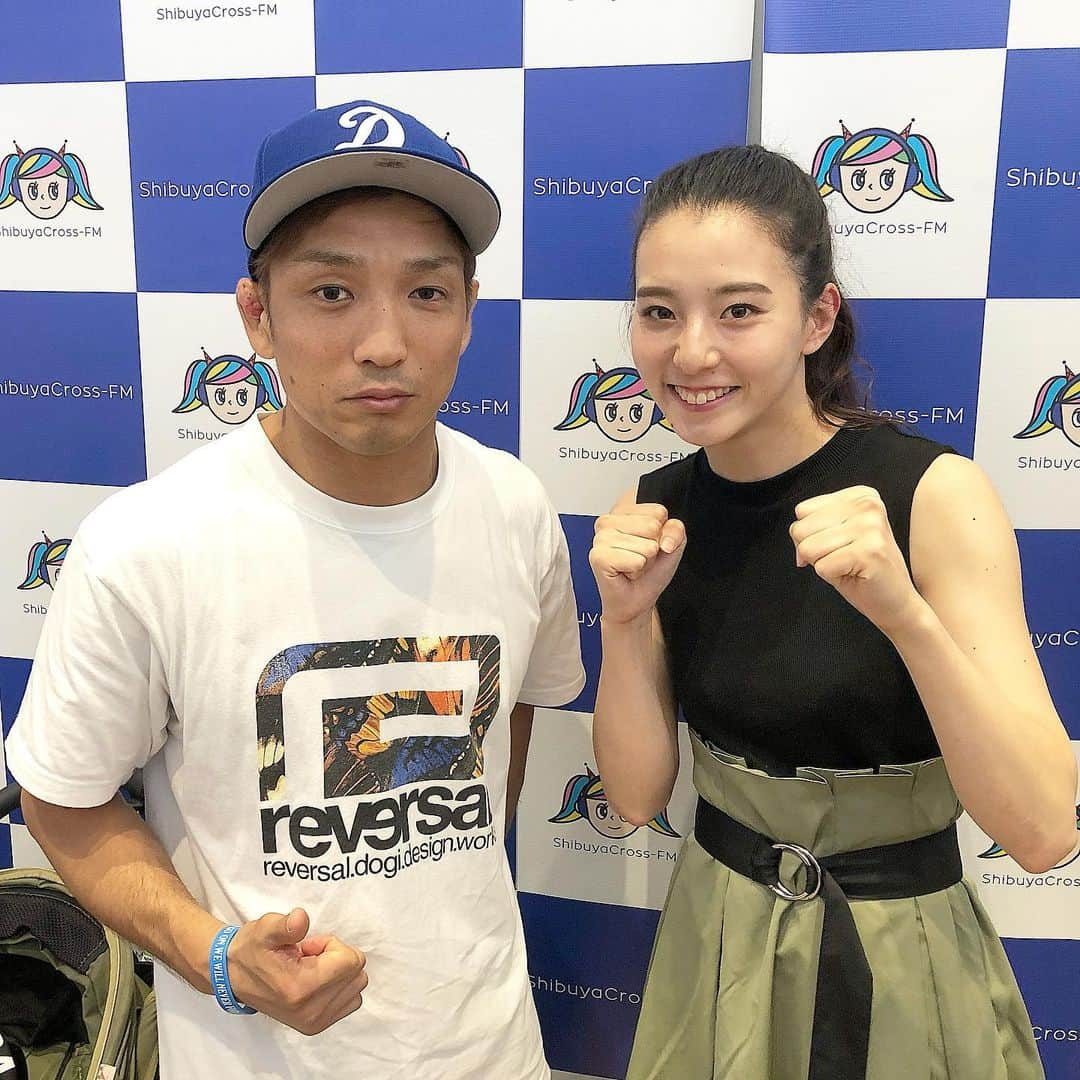 宮原華音さんのインスタグラム写真 - (宮原華音Instagram)「グラチア デビュー戦でした！笑 ゲストに総合格闘家の所英男さんを お迎えして格闘技ファンとしては 大興奮の初回となりました😆✨ とても気さくな方で 空手の話もさせてもらい もっとファンになりました！ これからグラチアメンバーとして 盛り上げていけるよう頑張るので よろしくおねかいします☺️ #グラチア #渋谷クロスfm #総合格闘技 #総合格闘家 #所英男選手 #所英男 さん #空手」6月8日 15時48分 - miyahara_kanon