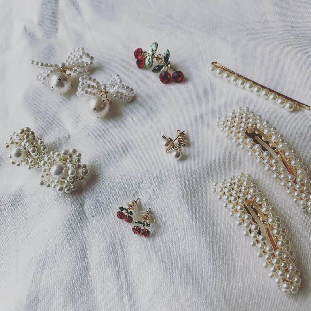 _coco_m23のインスタグラム：「☑︎お気に入り パール&🍒 ・ ・ #アクセサリー#ピアス#パール#さくらんぼ#チェリー#プチプラ#プチプラ部 #置き画 #置き画くら部」