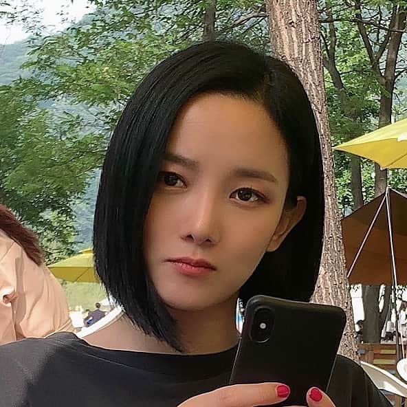 キム・ボヒョンのインスタグラム：「테트리스 너무 재밌어 😐 아 손가락 아파📵」