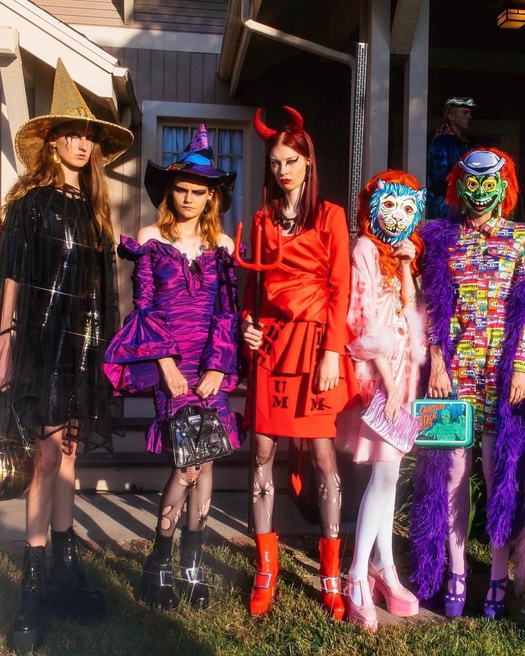 Moschinoさんのインスタグラム写真 - (MoschinoInstagram)「#Repost @voguemagazine ・・・ Trick-or-treat! Something wickedly clever this way comes. Backstage at @moschino’s Resort 2020 collection on the Desperate Housewives, Universal Studios set in Los Angeles tonight. Photographed by @hunterabrams #moschino @itsjeremyscott @carlynecerfdedudzeele #cerfstyle @pg_dmcasting @samuel_ellis @arthurmejean @jimmypaulhair @kabukinyc @unistudios @_genevievegreen @supercube @michelgaubert」6月8日 16時45分 - moschino