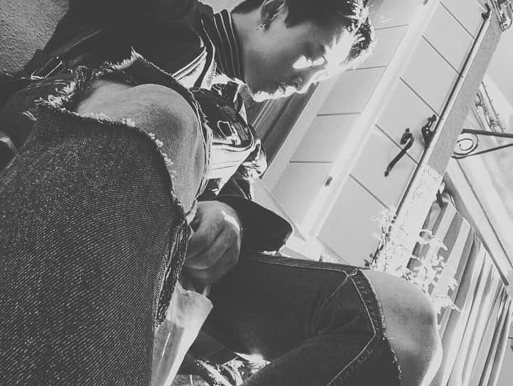 ヒョンミン さんのインスタグラム写真 - (ヒョンミン Instagram)「난 아티스트다.📝 i am an artist.」6月8日 16時59分 - woo.jaka