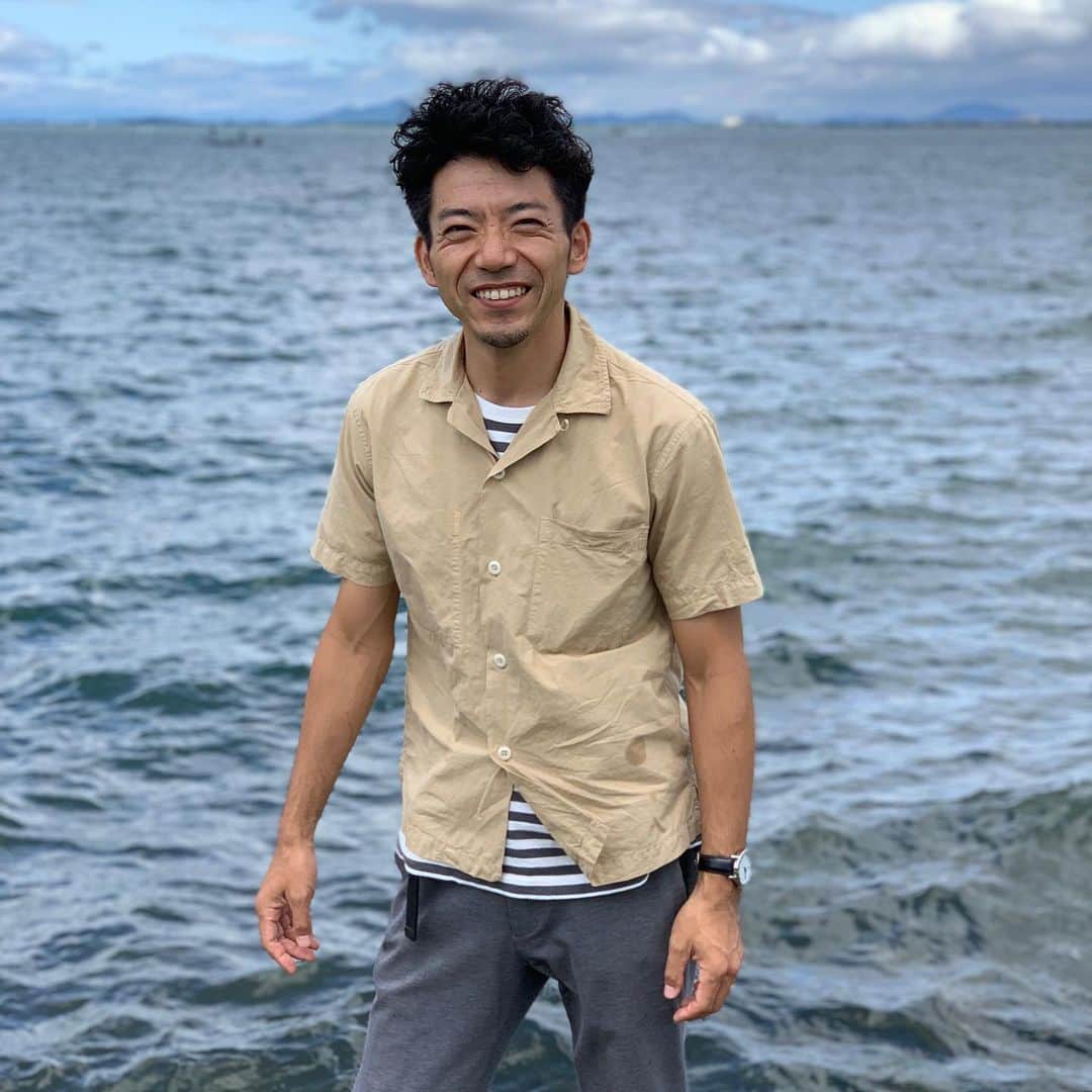 森慎太郎のインスタグラム：「浅井企画アベンジャーズ、琵琶湖前に集合 #大津 #明治安田生命 #それから #ソロライブ #あと10日 #渋谷 #gee-ge #お待ちしてます！」