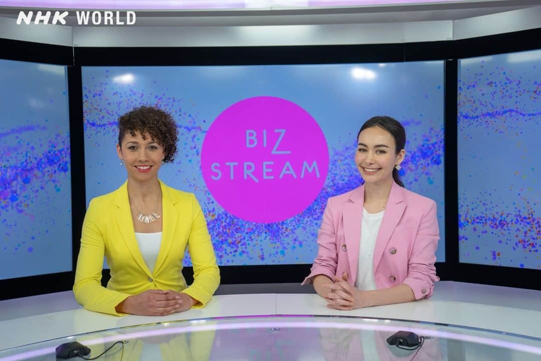 NHK「WORLD-JAPAN」さんのインスタグラム写真 - (NHK「WORLD-JAPAN」Instagram)「BIZ STREAM is an upbeat business program presented by Shaula Vogue and Phoebe Amoroso, who look at the week’s headlines and present a range of interesting and diverse feature stories about the latest innovations from Japan, and around the world. Each week they’re joined by a guest commentator who provides in-depth analysis and further commentary. 💴 📈 See more: BIZ STREAM. . . #BizStream #ShaulaVogue #PhoebeAmoroso #businessnews #businessheadlines #businessstories #businessanalysis #indepthanalysis #japanesebusiness #japaneseinnovation #businessnewsfromjapan #businessnewsfromaroundtheworld #instagramjapan #nhkworld #nhkworldjapan #nhkworldnews #nhk」6月8日 17時00分 - nhkworldjapan