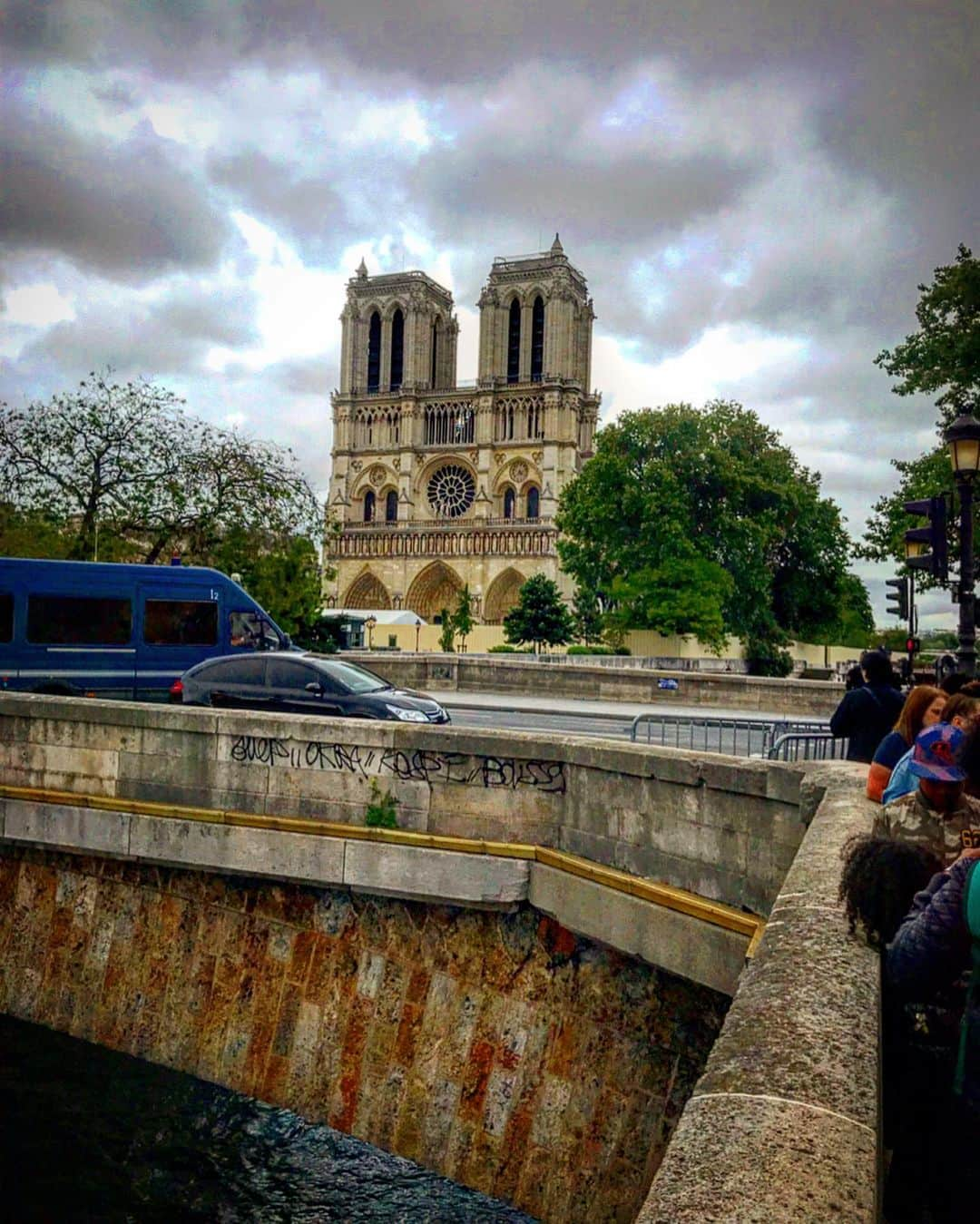 藤田慶和さんのインスタグラム写真 - (藤田慶和Instagram)「Paris🇫🇷散歩💨 #ルイ14世 #ノートルダム大聖堂  #ルーブル美術館 #セブンズ #日本代表 #paris7s #dayoff」6月8日 17時10分 - yoshikazu15