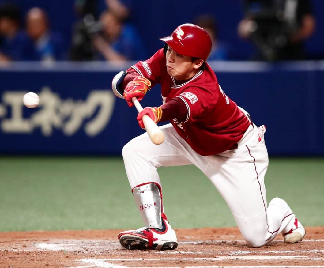 東北楽天ゴールデンイーグルスさんのインスタグラム写真 - (東北楽天ゴールデンイーグルスInstagram)「⚾️ ⚾️D 1-2 E⚾️ ルーキー4人がスタメン出場で大活躍‼️ 同点の7回に辰己選手が2ベースヒットを放つと 続く太田選手がバントで辰己選手を3塁に送り さらに小郷選手がスクイズを決めて勝ち越しに成功👍🏼 投げては先発の岸選手が7回1失点の好投で2勝目🤩 ブセニッツ選手と松井選手は1回ノーヒットピッチング👏🏼 ウイニングボールは岸選手から太田選手へ⚾️✨ #rakuteneagles #RESTART #日本一の東北へ #岸孝之  #辰己涼介 #太田光 #渡邊佳明 #小郷裕哉」6月8日 17時25分 - rakuten_eagles