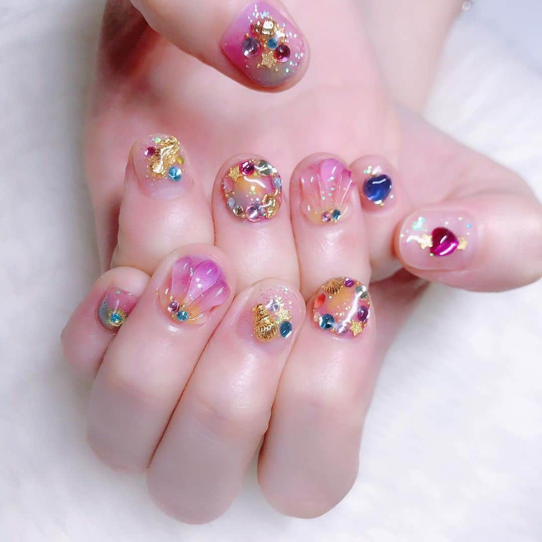 なかやまちえこさんのインスタグラム写真 - (なかやまちえこInstagram)「SUMMER！！ PREGEL ドロップシリーズ #nail #nails #nailart #ネイル #美甲 #ネイルアート  #clou #nagel #ongle #ongles #unghia #japanesenailart #manucure #네일 #젤네일 #네일아트 #네일리스트 #japanesenails #manicurist #gelnails #サマーネイル #summernails #夏ネイル #ドロップネイル #ティントネイル #Aldious #トキ」6月8日 17時30分 - chiekonakayama