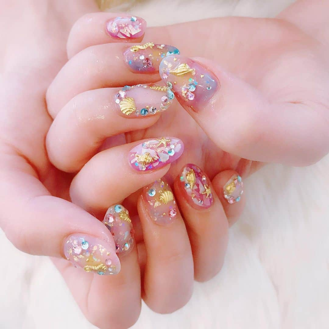 なかやまちえこさんのインスタグラム写真 - (なかやまちえこInstagram)「SUMMER🌴 （フット BONNE CHANCE 岸さん） #nail #nails #nailart #ネイル #美甲 #ネイルアート  #clou #nagel #ongle #ongles #unghia #japanesenailart #manucure #네일 #젤네일 #네일아트 #네일리스트 #japanesenails #manicurist #gelnails  #foot #footnail #ペディキュア #サマーネイル #summernails #夏ネイル #ドロップネイル #ティントネイル #松嵜麗 さん」6月8日 17時43分 - chiekonakayama