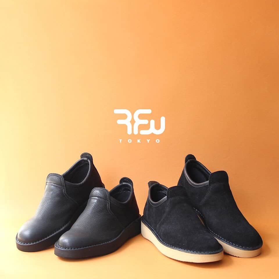 のインスタグラム：「《RFW 2019SS》  SWIFT LO LEATHER SWIFT LO SUEDE  レザー素材 スエード素材  同じモデルですが、 素材が変わる事でガラリと変わる印象  SWIFT MIDに続き定番となったローカット 春夏の足元にも映えます。  ソール交換も可能で長くご着用もいただけます。  Leather base material Suede base material  Same model with different material makes different atmosphere. Recommended for this coming spring summer season.  Sole can be replace and very durable. Link below for more information.  www.rfwtokyo.com @rfwtokyo  #rfw #rfwtokyo #rhythmfootwear #sneaker #sneakers #kicks #instashoes #instakicks #sneakerhead #sneakerheads #nicekicks #sneakerfreak #kickstagram #2019ss #spring #summer #renewal #20th #aniversary #tokyo #rpm #rhythmprimarymarket #swift #leather #suede #black」