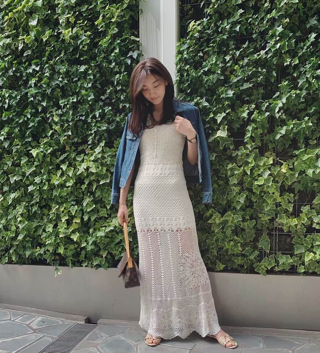 静麻波さんのインスタグラム写真 - (静麻波Instagram)「本日もsnidel🦢💎 . #snidel#fashion #outfit #ootd #white#onepiece #bag #louisvitton」6月8日 18時04分 - manami_shizuka