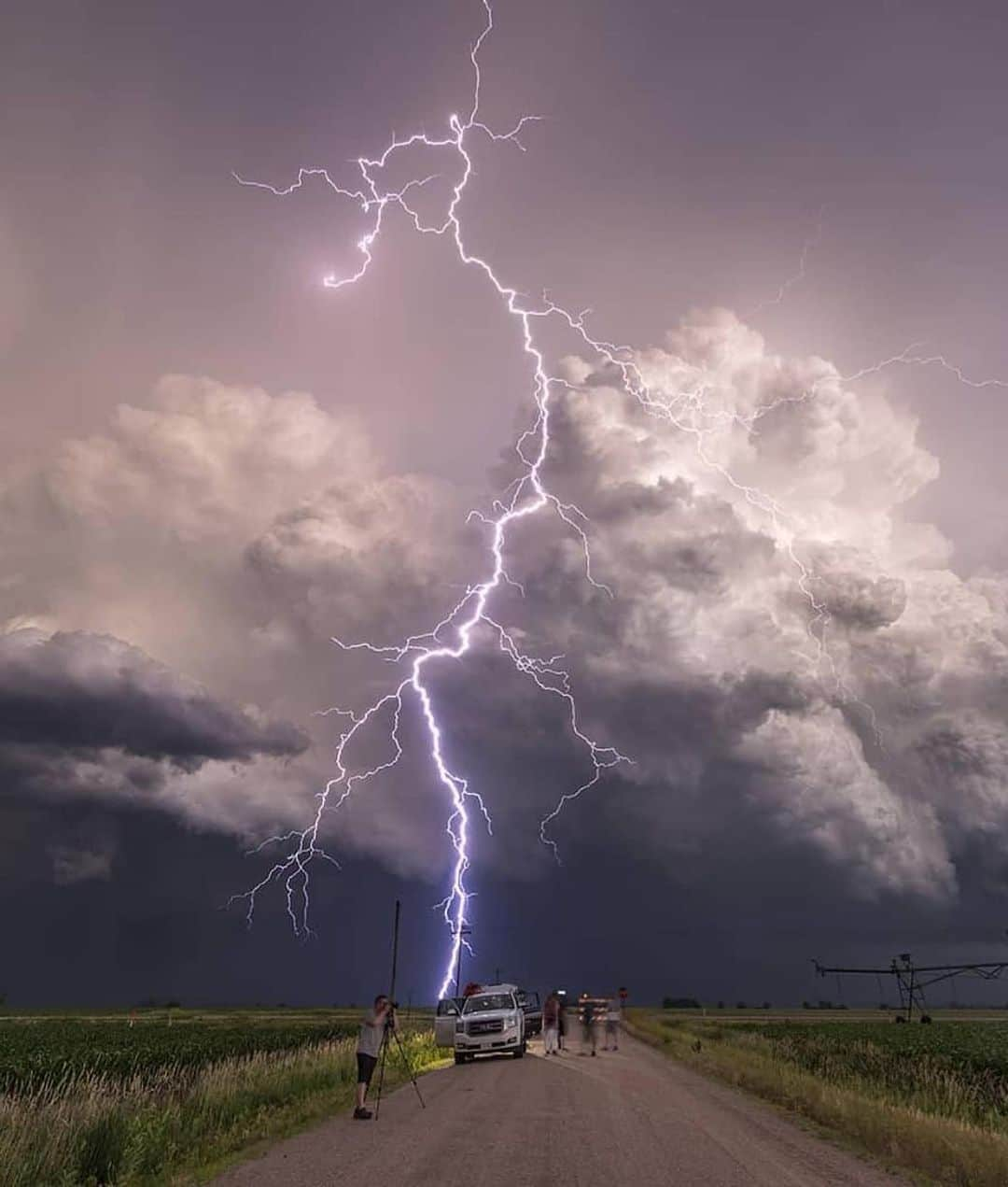 Canon Photographyさんのインスタグラム写真 - (Canon PhotographyInstagram)「This concludes the storm mini series this weekend. Have a look at the other shots posted earlier, as well!  Quiz: The first photographer to name the type of cloud displayed in the first picture, gets a story shoutout! Gooo Photography | @john_finney_photography  Nebraska, USA #nebraska #cpfeatureme #storms #lightning #severeweather #tornado #twister」6月8日 18時00分 - cpcollectives