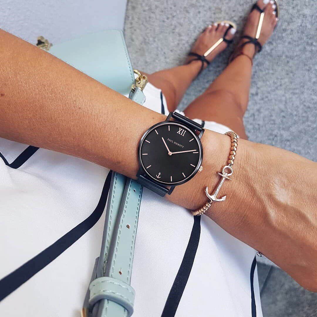 PAUL HEWITTさんのインスタグラム写真 - (PAUL HEWITTInstagram)「@ju.st.style shows us how to wear our Sailor and Anchor Spirit. ✨☀️⚓️ #getAnchored #paulhewitt #sailor #anchorspirit __ #summeroutfit #jewellery #womenswatch #womensaccessoires #maritimelook #beachlook #summer #maritime #outfitinspo #watchstyles」6月8日 18時01分 - paul_hewitt