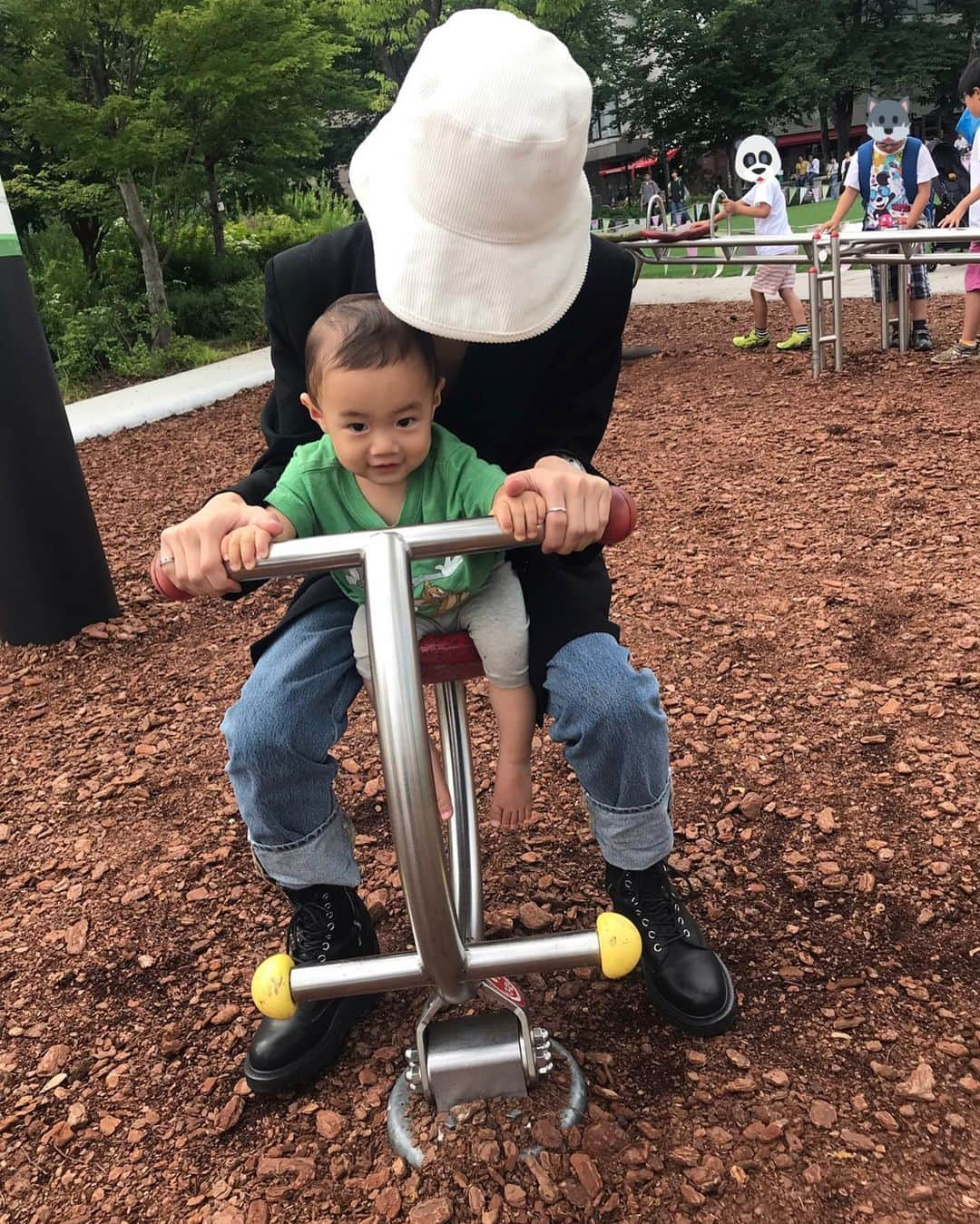 とまんさんのインスタグラム写真 - (とまんInstagram)「🌲🍂👶🏻 いい公園だったな〜 可愛いマイエンジェルと  최고의 공원이었다 귀여운 귀여운 천사」6月8日 18時01分 - _sweatm