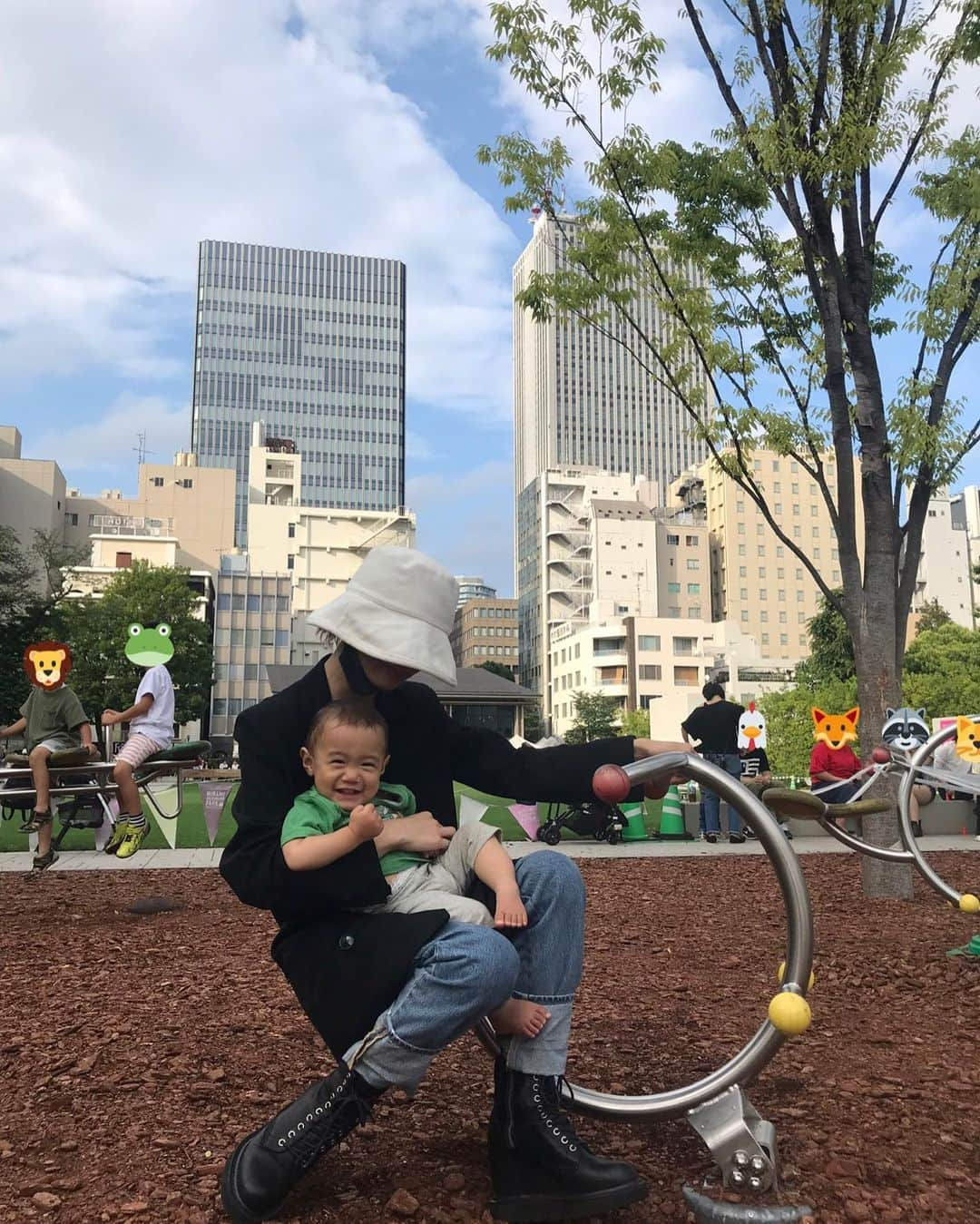 とまんさんのインスタグラム写真 - (とまんInstagram)「🌲🍂👶🏻 いい公園だったな〜 可愛いマイエンジェルと  최고의 공원이었다 귀여운 귀여운 천사」6月8日 18時01分 - _sweatm