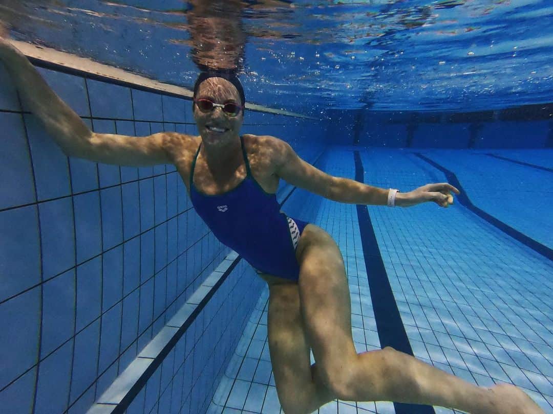 エミリー・シーボームのインスタグラム：「Ready for nationals to start!  #worldchamptrials #swimming #readytorace」
