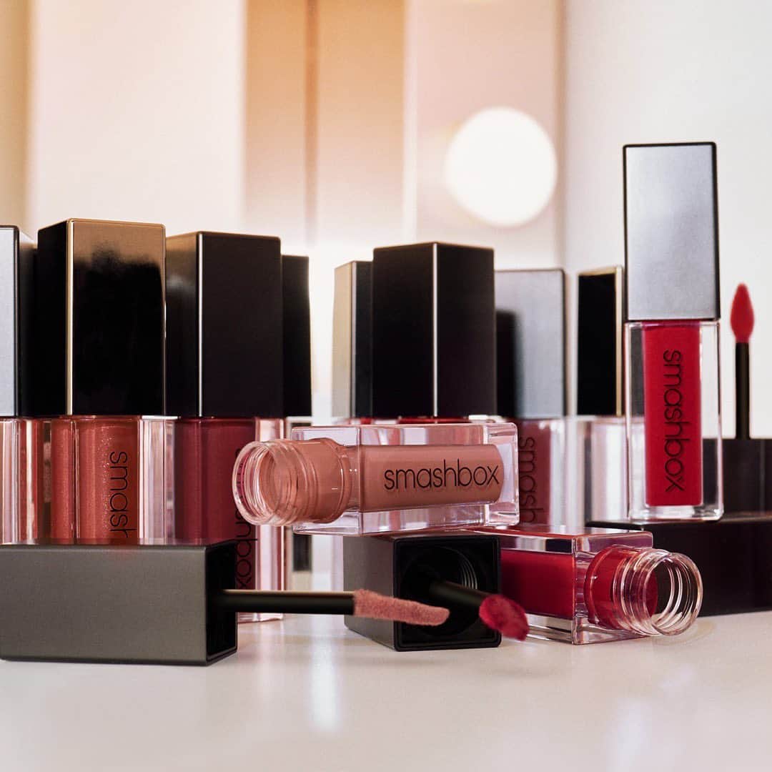 Smashboxのインスタグラム：「Celebrate #nationalbestfriendday with some of our favorites 👩‍❤️‍💋‍👩Tag your 3 besties and follow @smashboxcosmetics to win a handful of our Always On Liquid Lipsticks ✨ #CrueltyFree」
